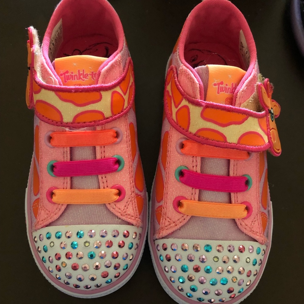 Skechers twinkle toe tennis shoes